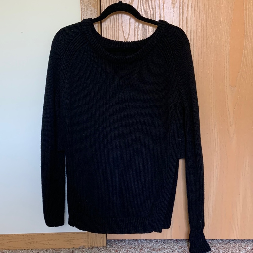 Lululemon black sweater